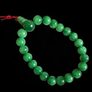 Stretchy Jade Bead Bracelet